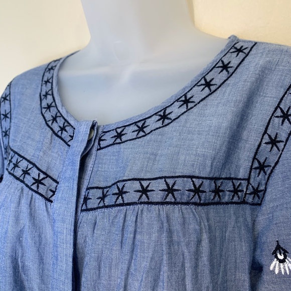 Walter Baker | NWT Floral Embroidery Button Front Popover Chambray Boho Blouse - Picture 5 of 9